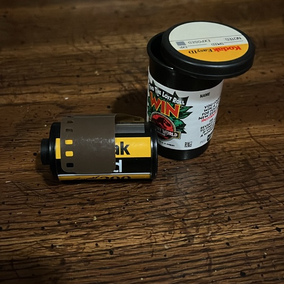 Vintage Magnavox compact, VHS camcorder system with accessories - Picture 8 of 12